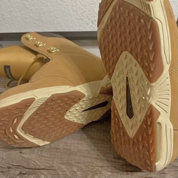 Burton Boxer Mens Snowboard Boots! Size 10 Tan Hiking Boot Excellent Condition - Picture 4 of 4